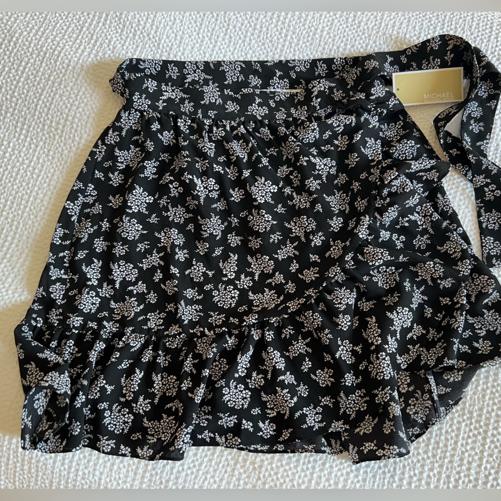 Michael Kors wrap mini skirt- NEW